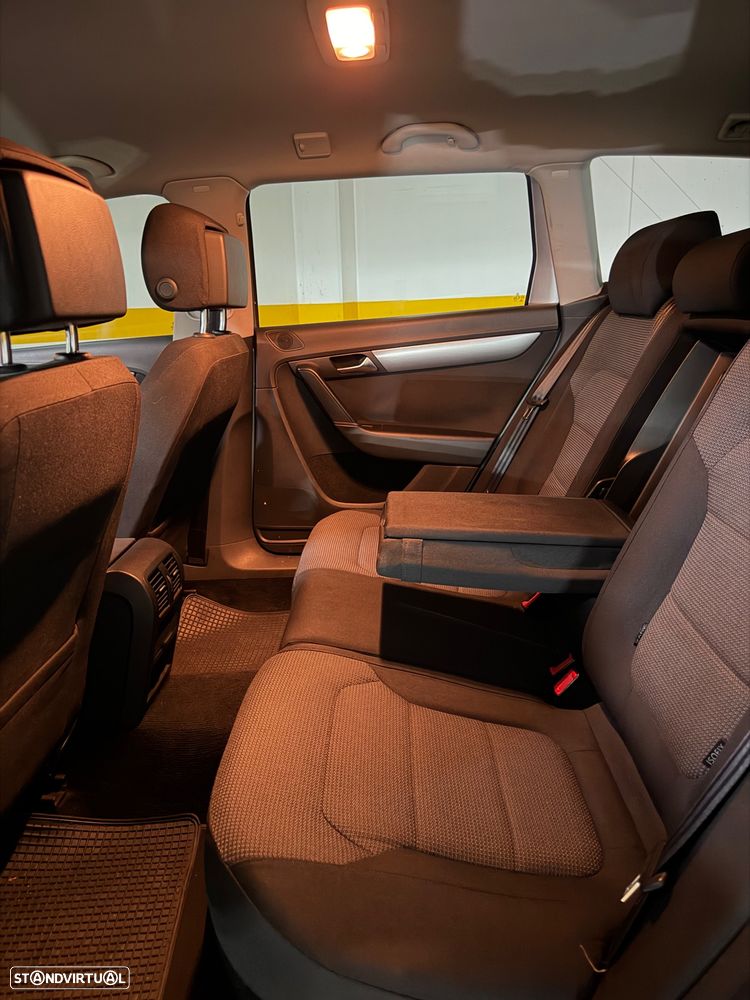 VW Passat Variant 2.0 TDI Highline - 12