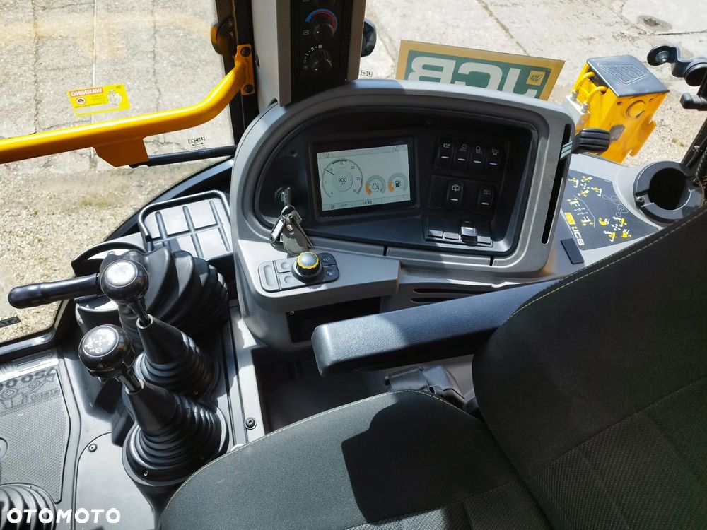 JCB 3CX , Caterpillar CAT 427F, JCB 3CX - 34