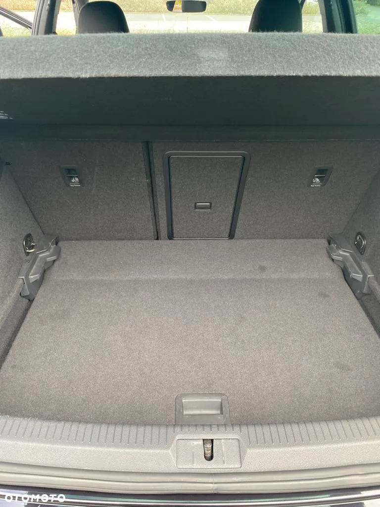 Volkswagen Golf 1.5 eTSI OPF DSG R-Line - 17