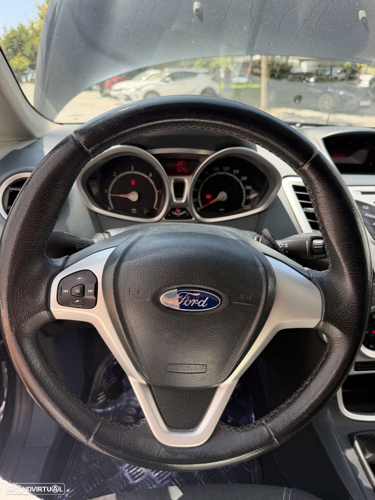 Ford Fiesta - 12
