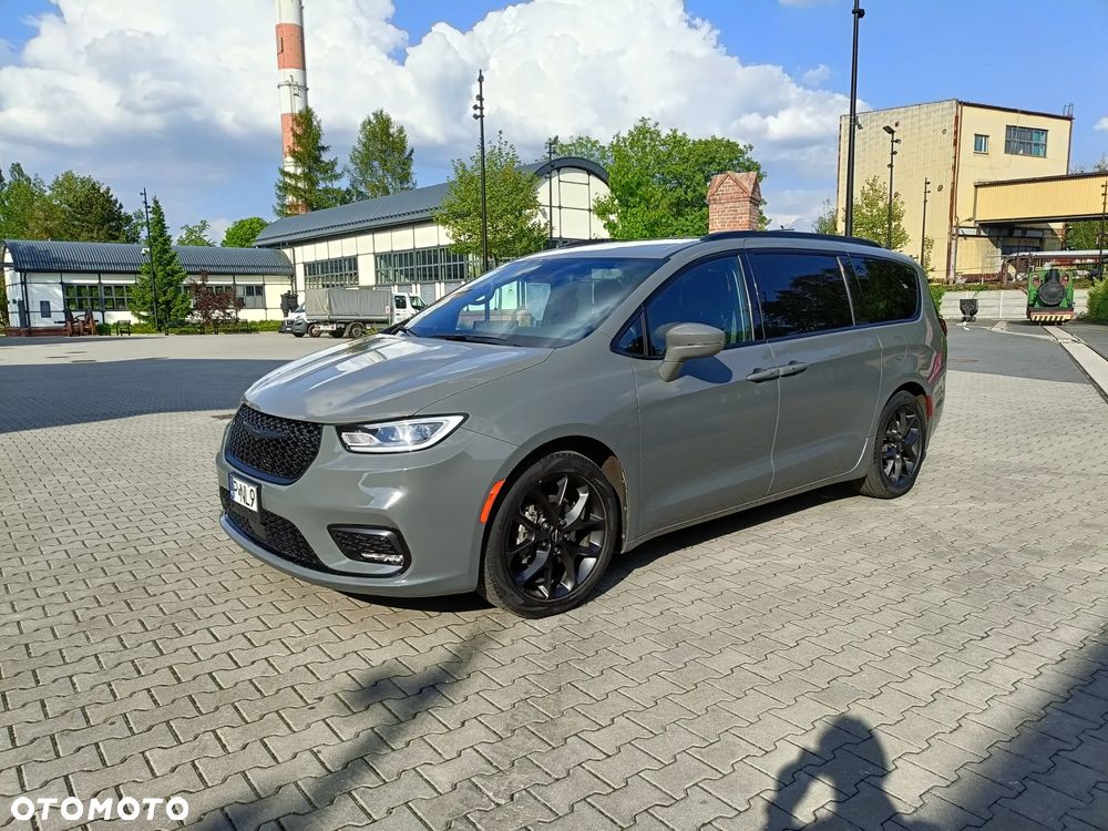 Chrysler Pacifica - 8