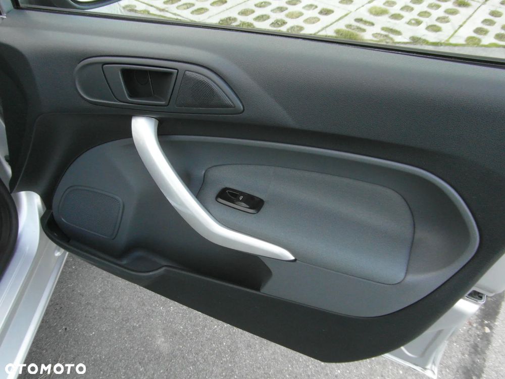 Ford Fiesta 1.25 Celebration - 31