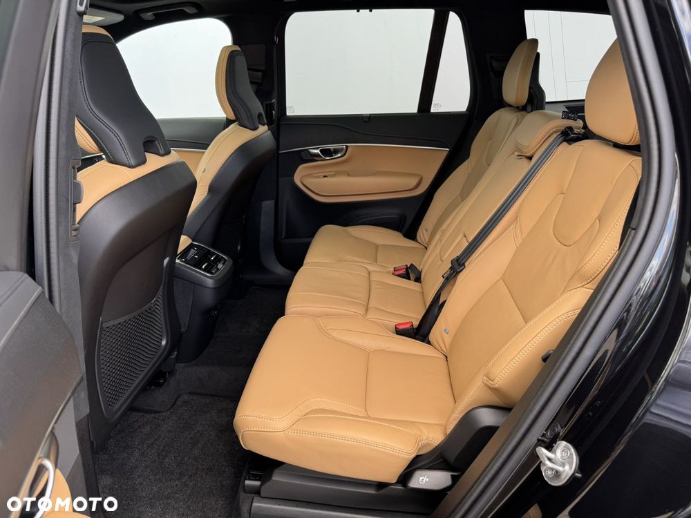 Volvo XC 90 - 9