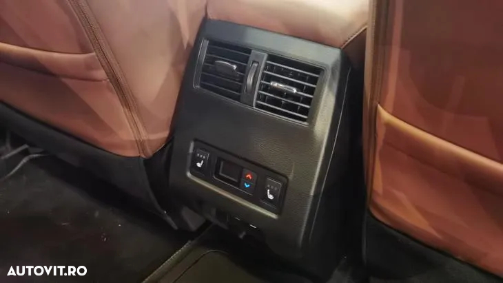 Mitsubishi Outlander 2.4 4WD Plug-In Hybrid Top - 20