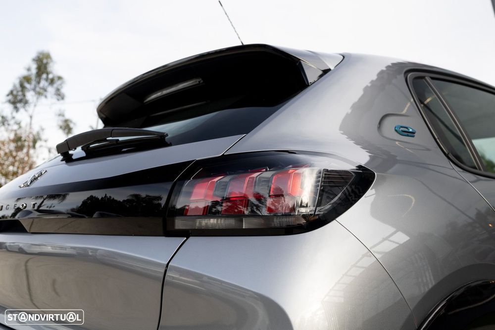 Peugeot e-208 Allure - 27