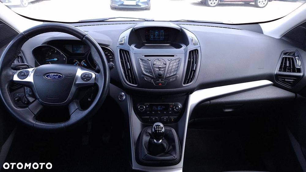 Ford Kuga 2.0 TDCi 2x4 Titanium - 16