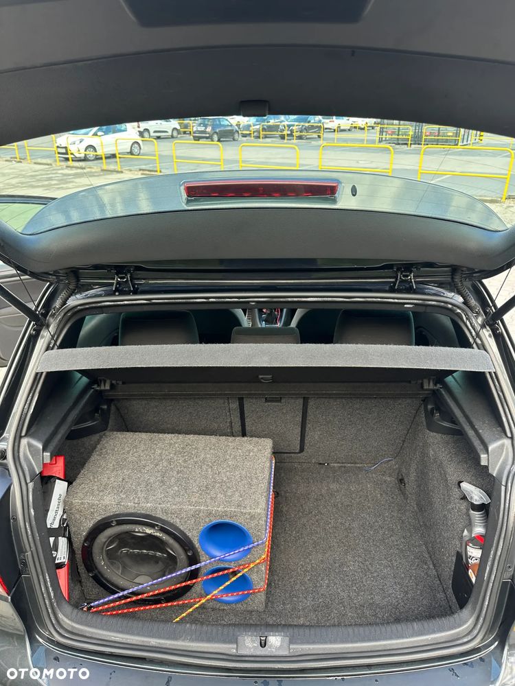 Volkswagen Golf - 17