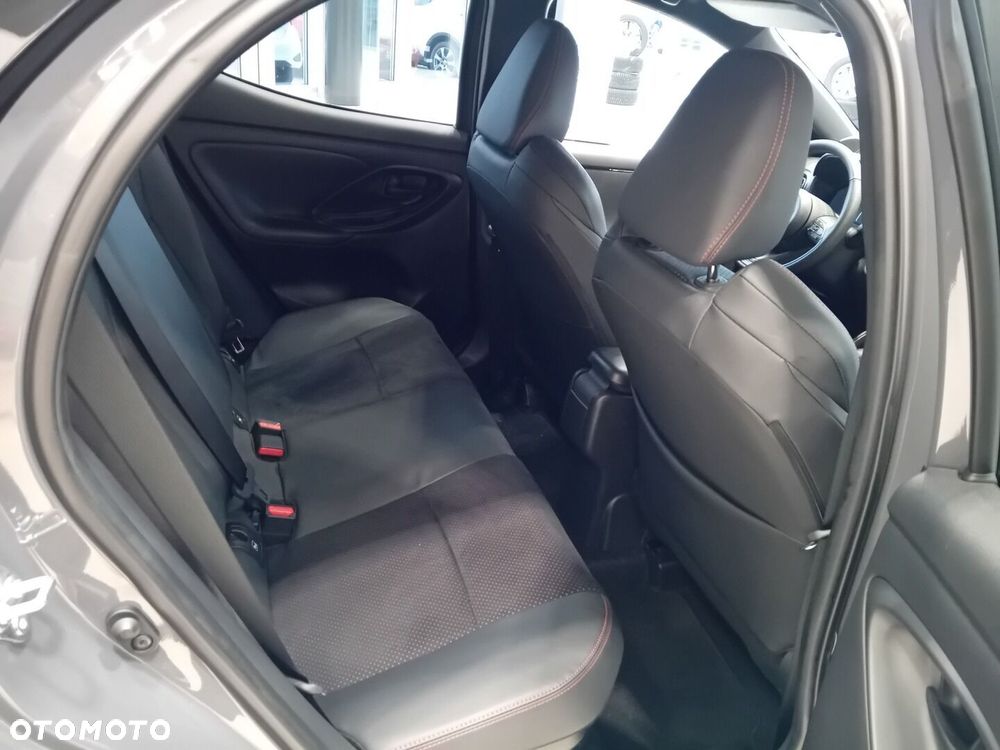 Toyota Yaris - 10