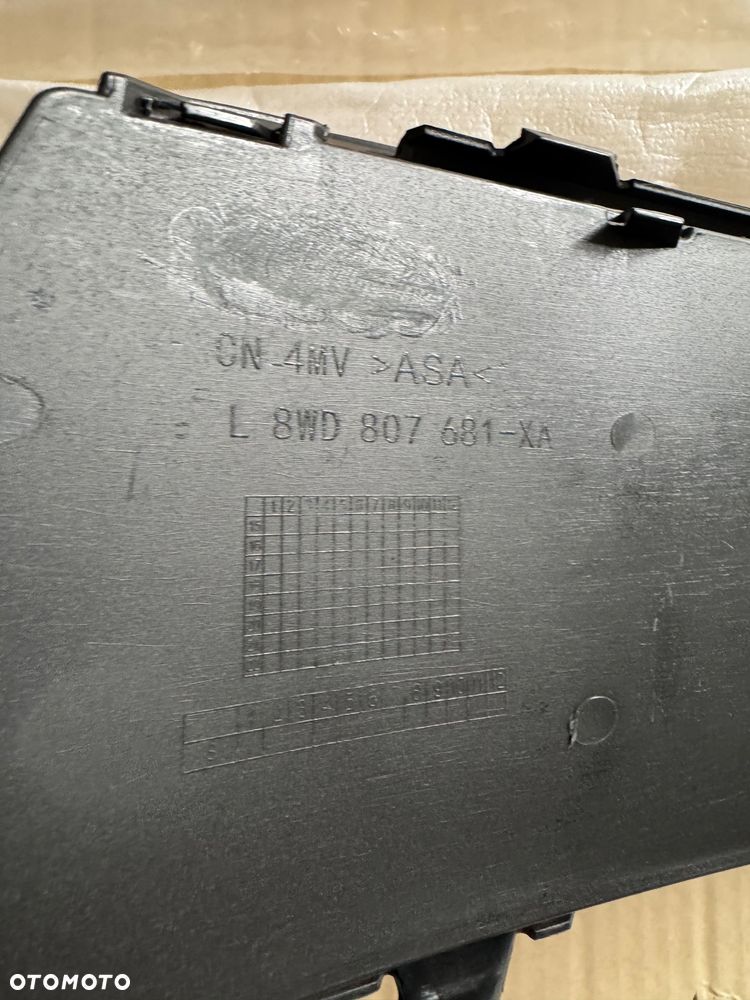 Audi A4  B9 lift kratka zderzaka lewa lub prawa - 4