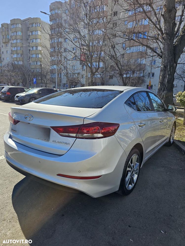 Hyundai Elantra 1.6 CRDI Highway - 6