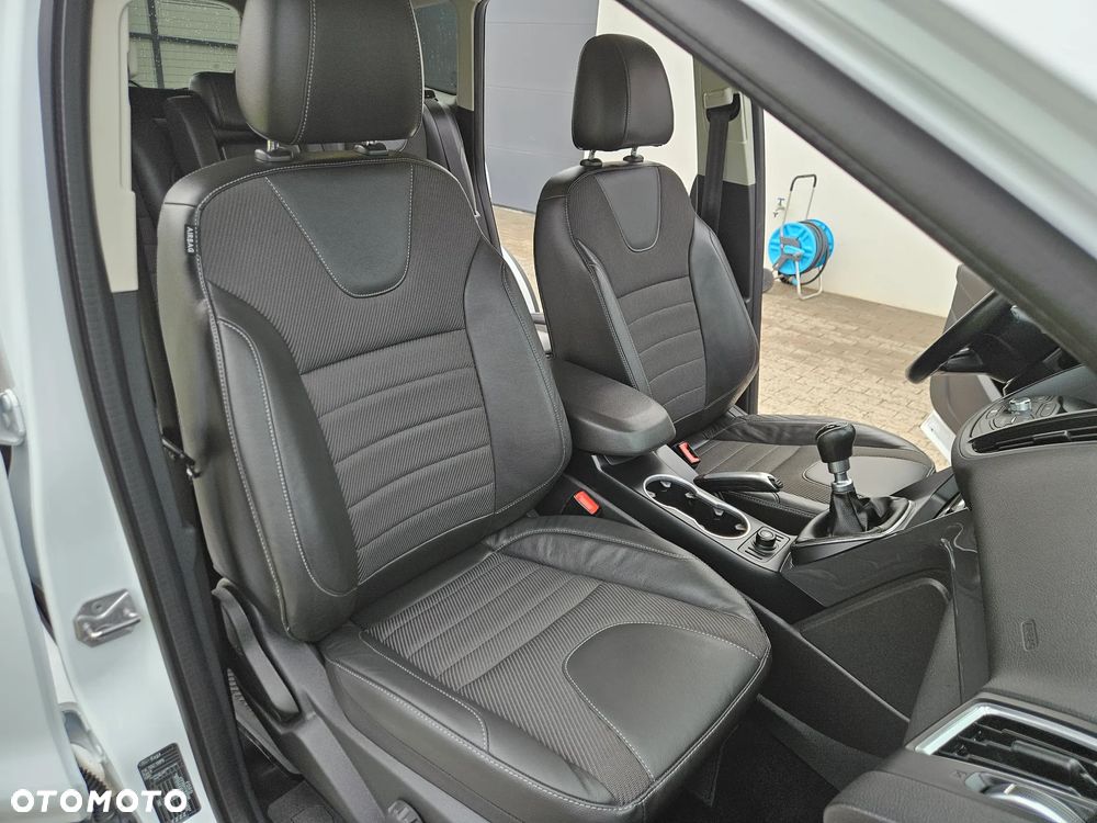 Ford Kuga 2.0 TDCi 4x4 Titanium - 24