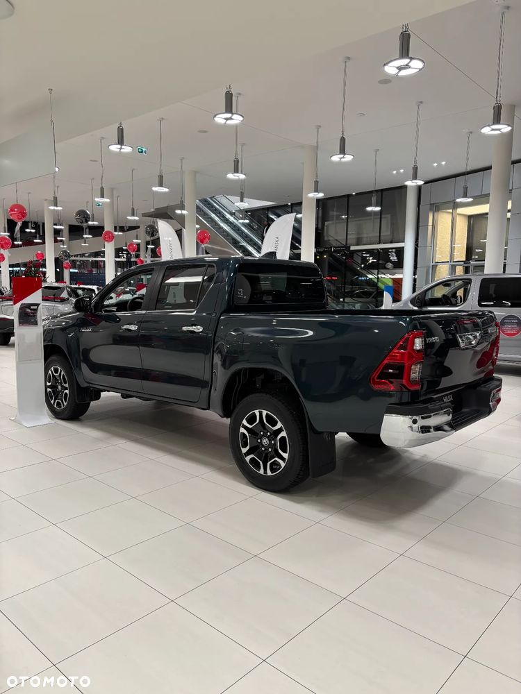 Toyota Hilux - 10