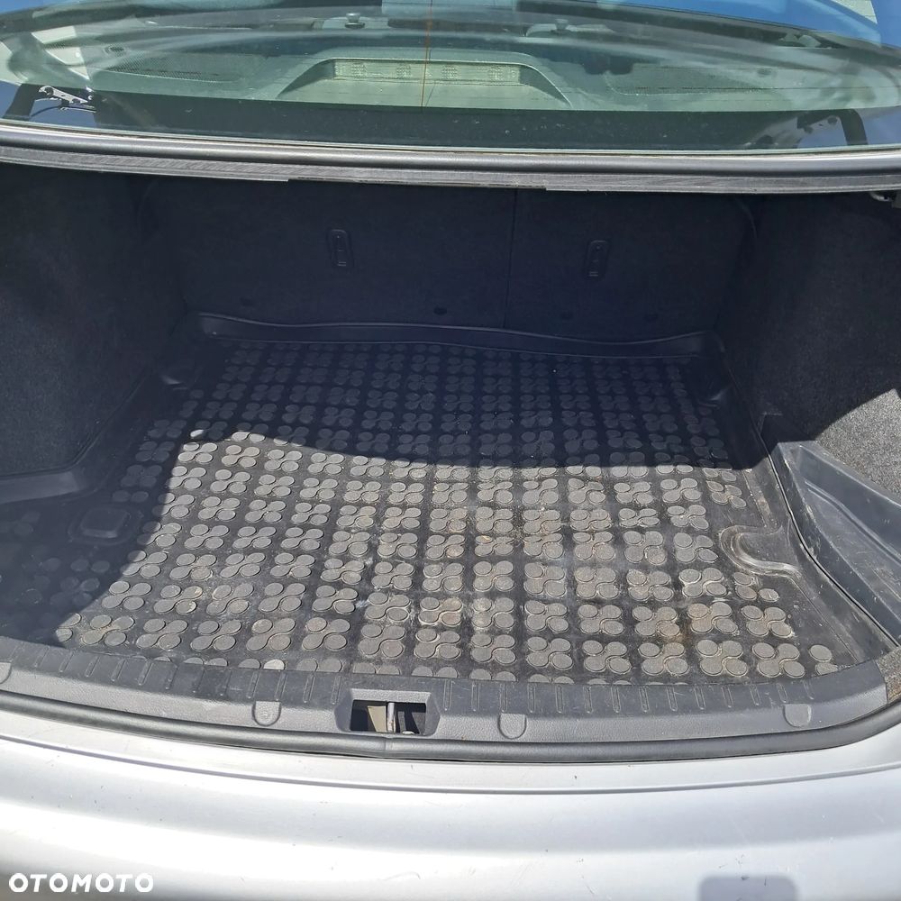 Toyota Corolla 1.6 VVT-i Luna Start - 9