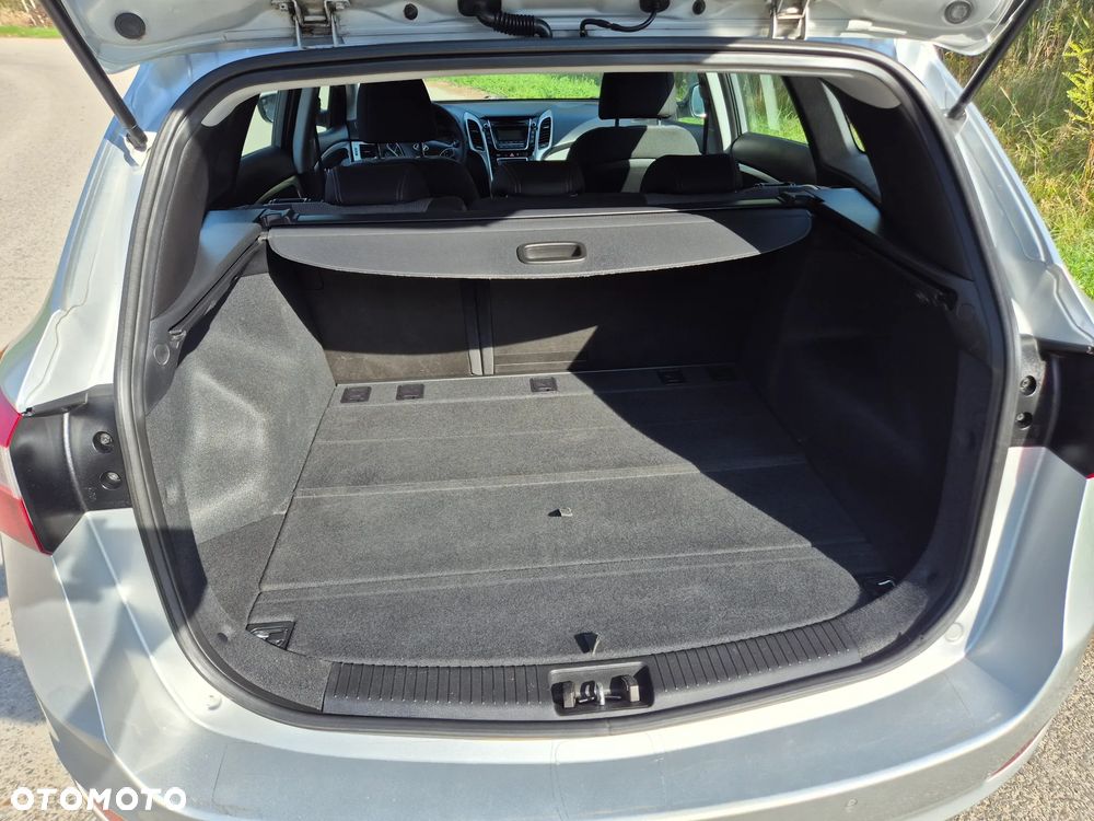 Hyundai i30 blue Kombi 1.6 CRDi Trend - 19