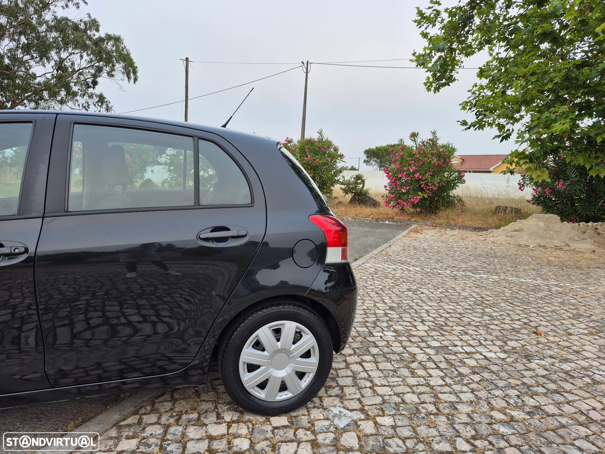 Toyota Yaris 1.0 VVT-i Comfort+AC - 3
