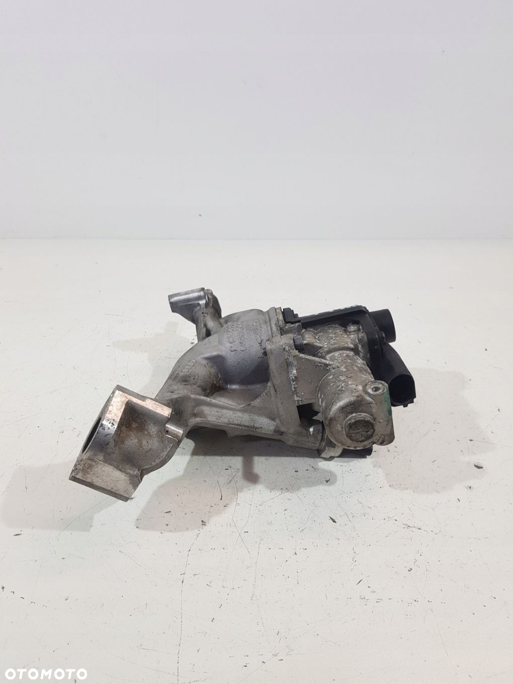 ZAWÓR EGR 057131501F LEWY VW AUDI A8 Q7 4.2TDI - 2