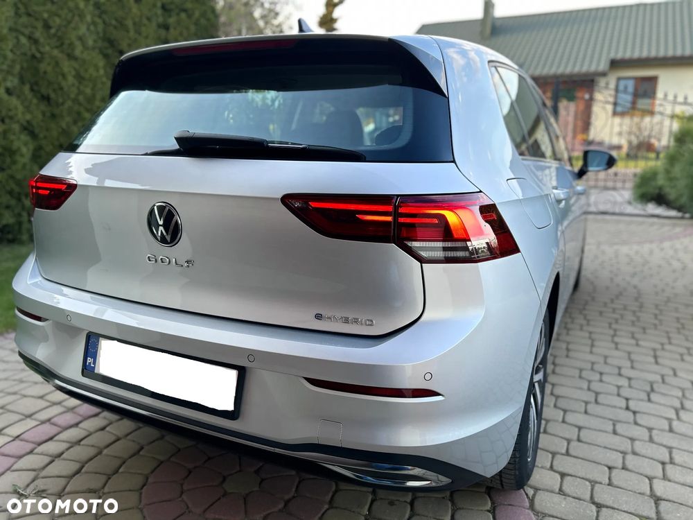 Volkswagen Golf - 8