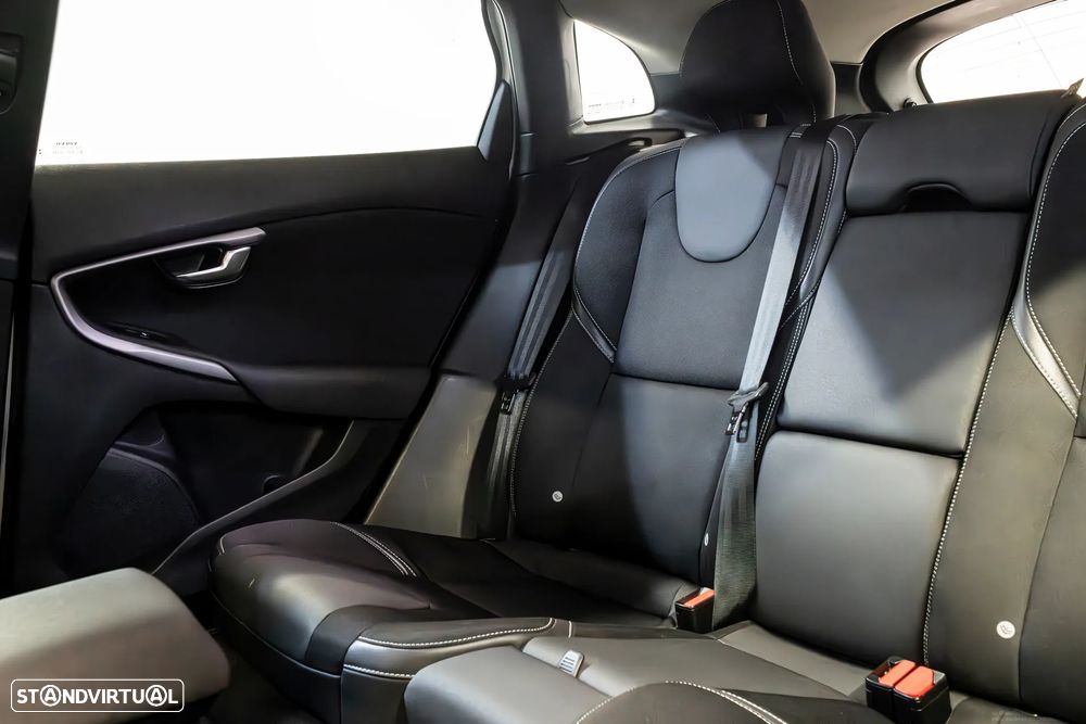 Volvo V40 2.0 D3 Kinetic - 13