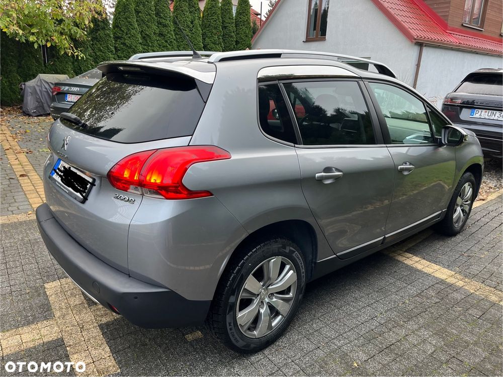 Peugeot 2008 1.2 Pure Tech Style - 7