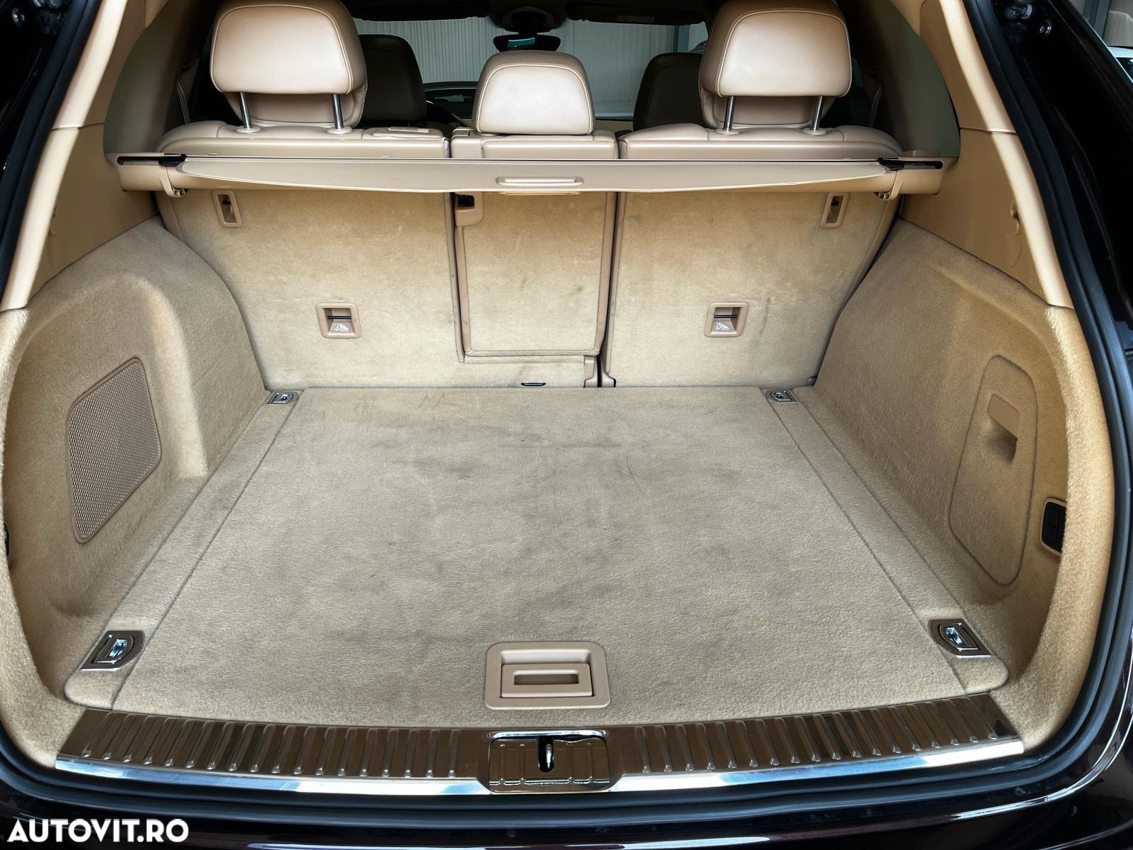 Porsche Cayenne 3.0 L - 30