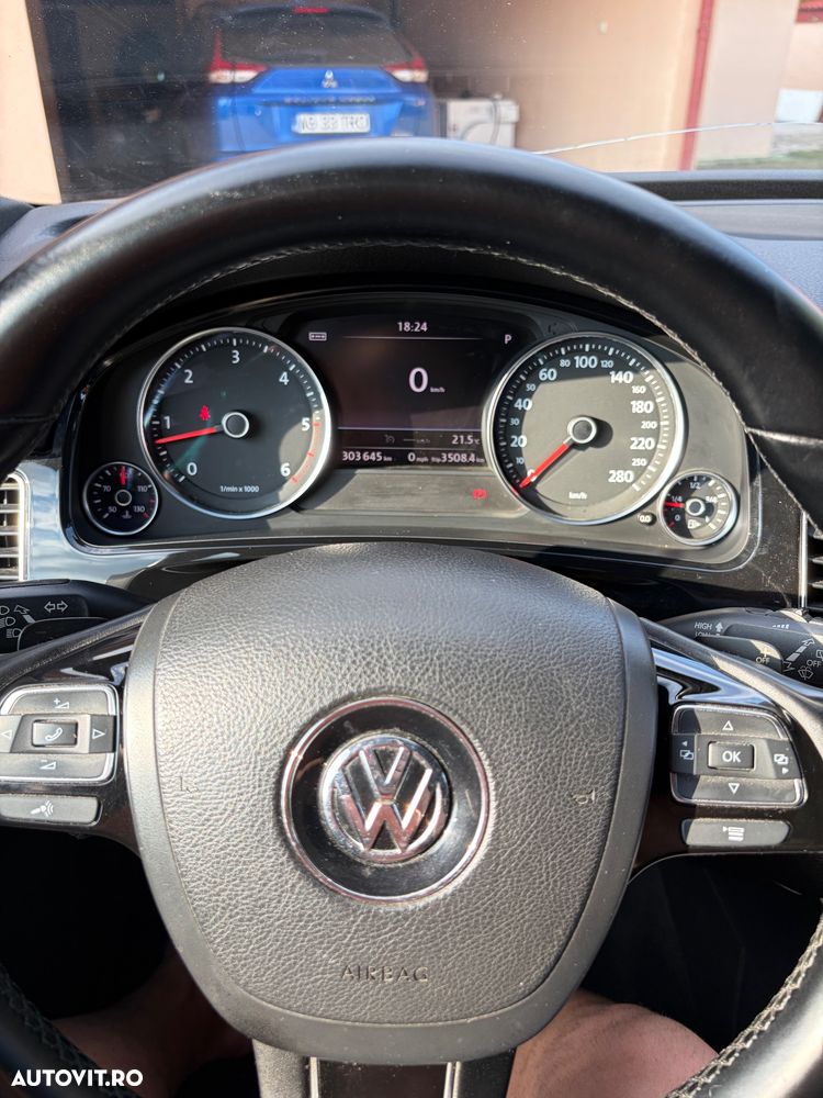 Volkswagen Touareg - 12