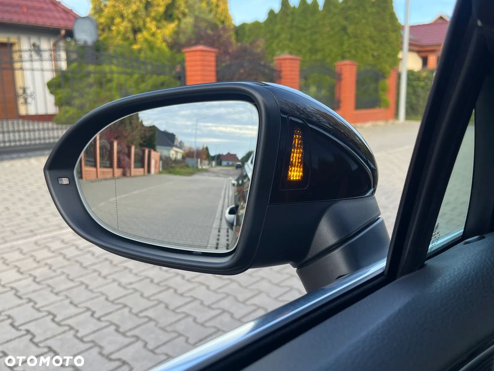 Volkswagen Passat 2.0 TSI Elegance DSG - 32