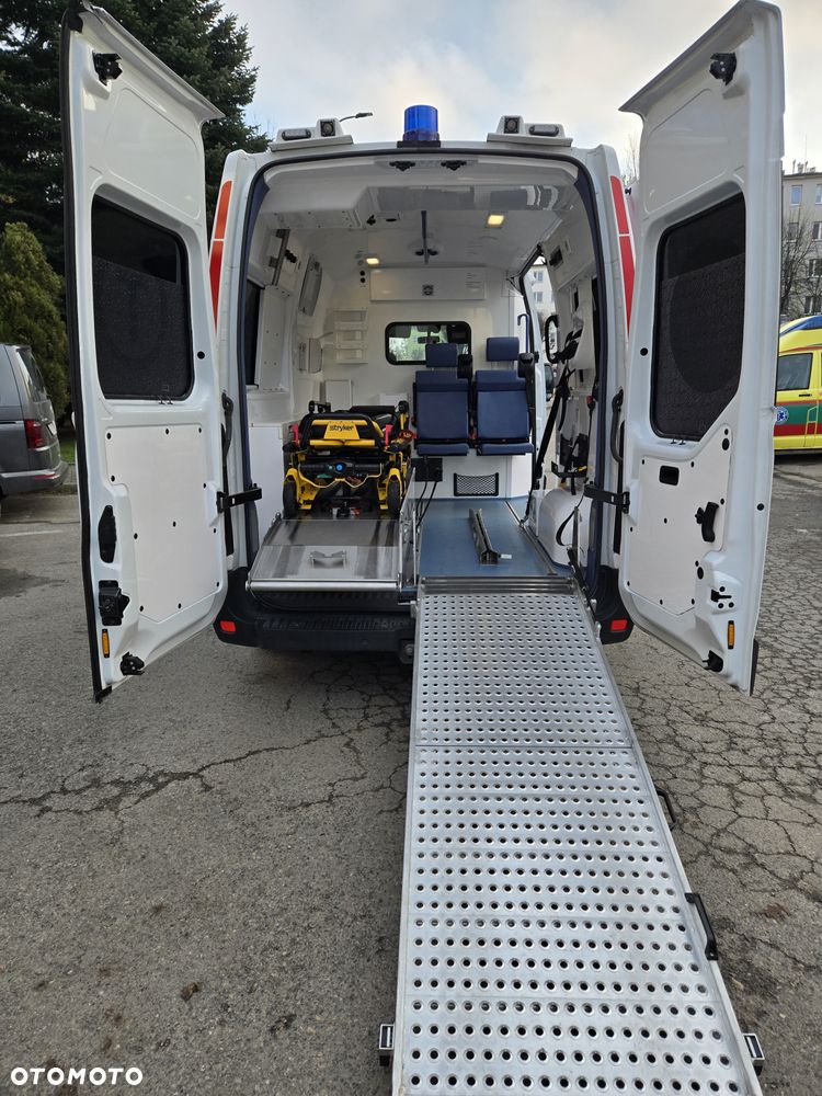 Renault Master Ambulans karetka - 10