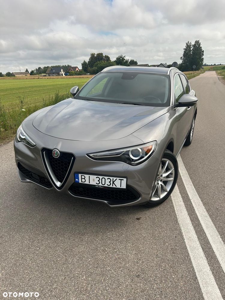 Alfa Romeo Stelvio - 1