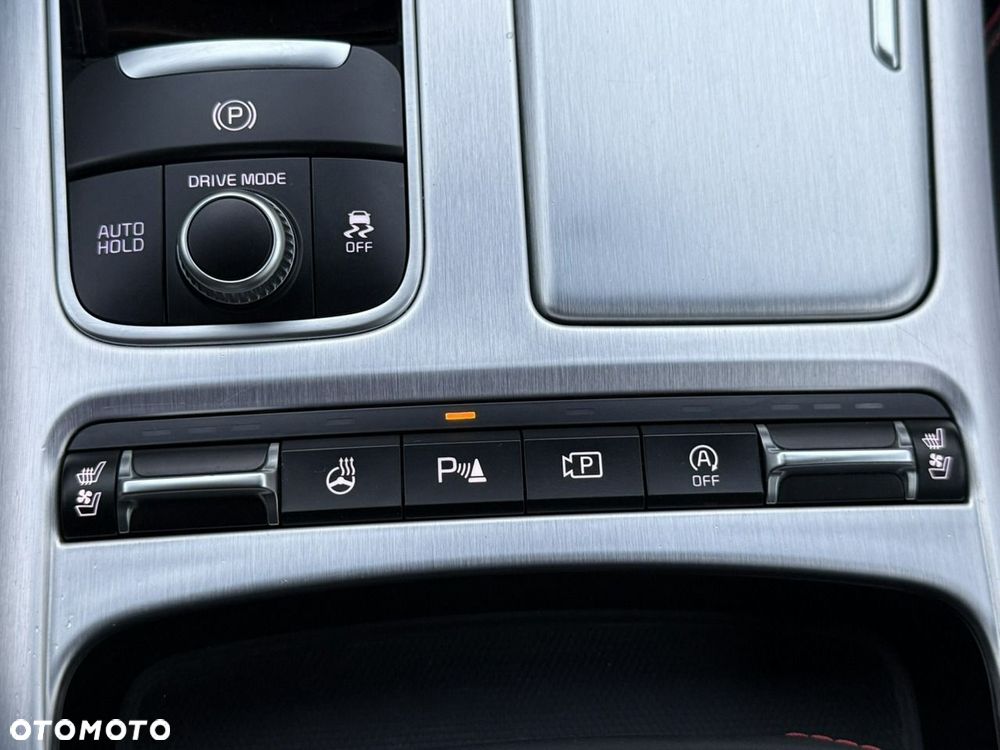 Kia Stinger - 33