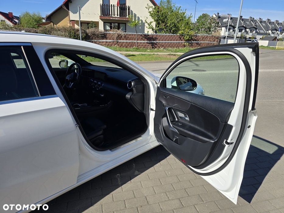 Mercedes-Benz Klasa A 180 d 7G-DCT - 39