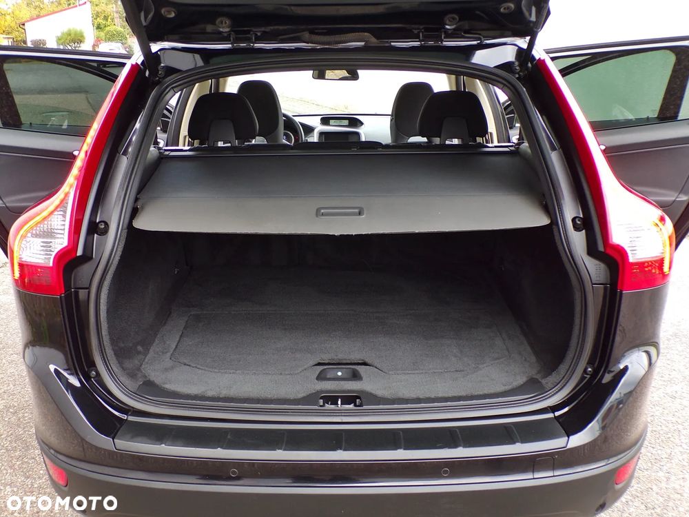 Volvo XC 60 D5 AWD Momentum - 27