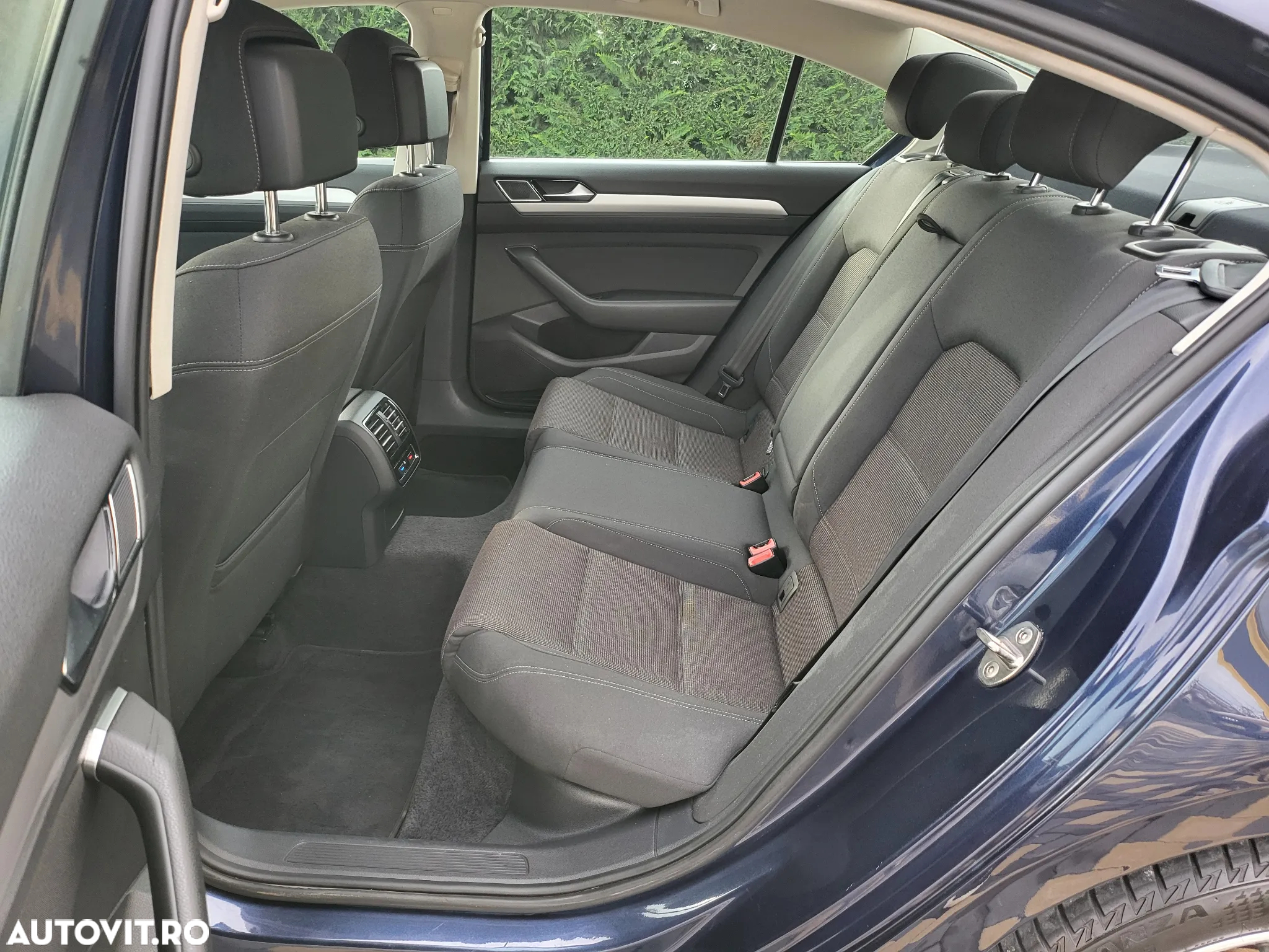 Volkswagen Passat 1.6 TDI (BlueMotion Technology) Comfortline - 14