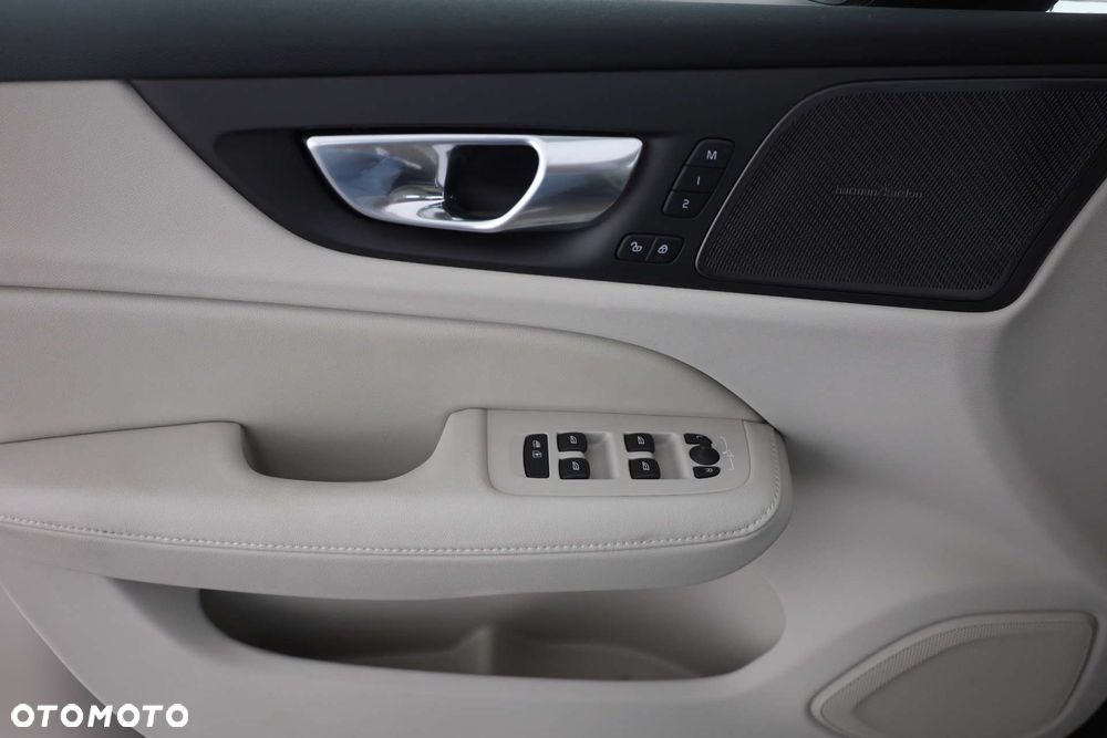 Volvo V60 B4 B Plus Dark - 13