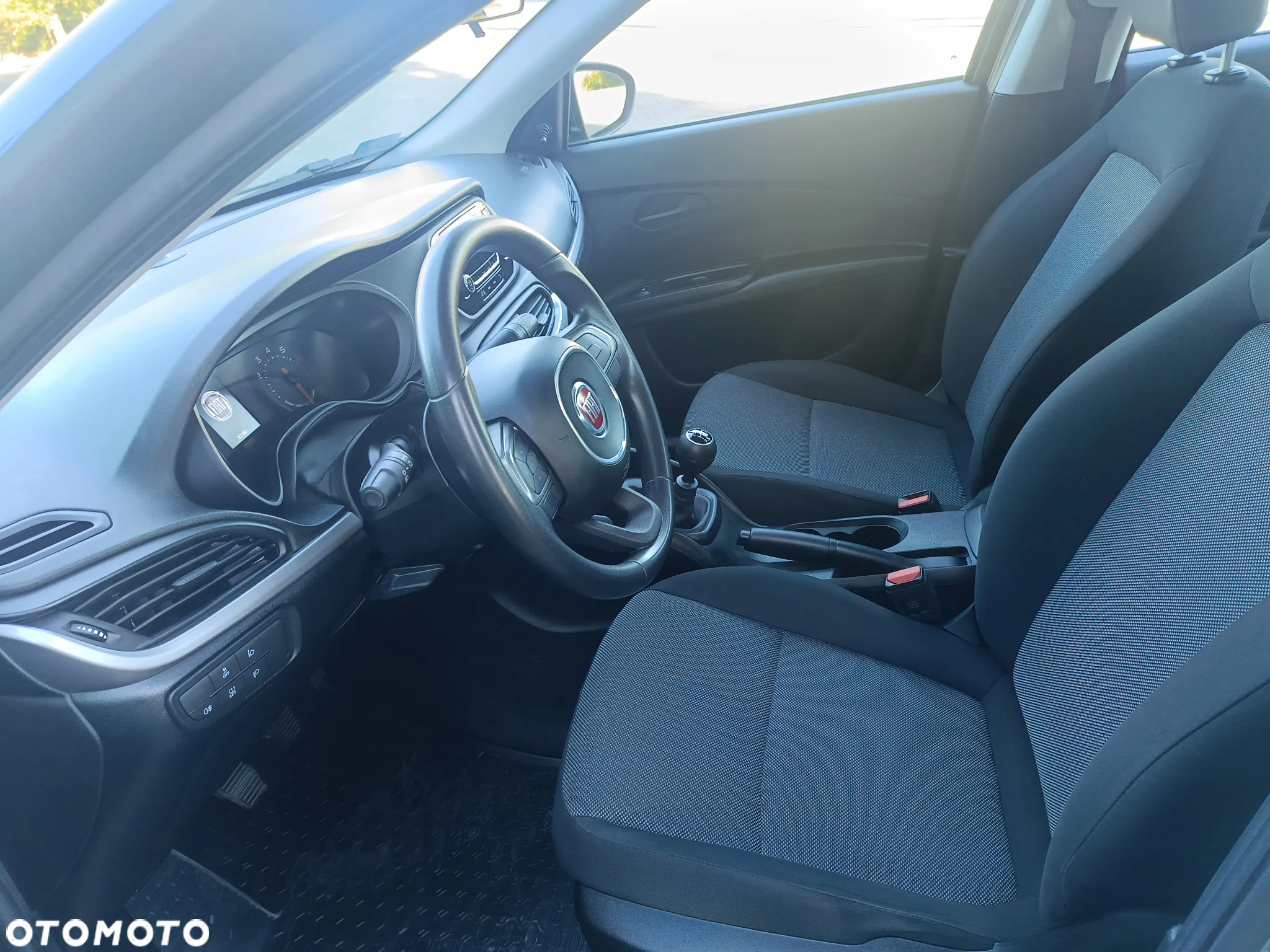 Fiat Tipo - 12