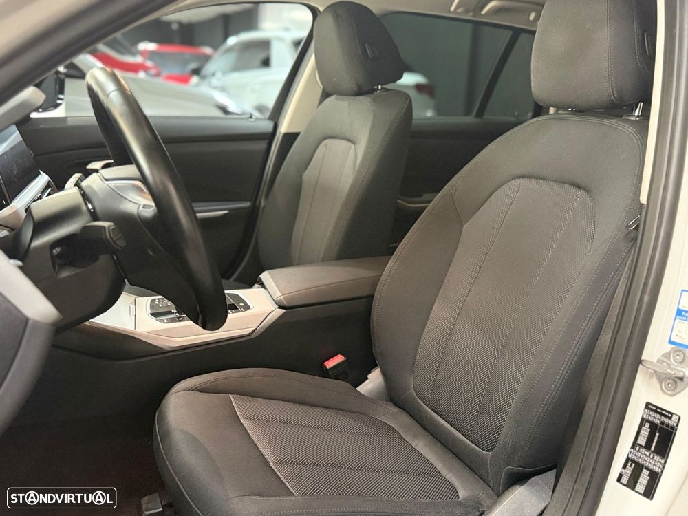 BMW 320 d Touring Line Sport Auto - 11