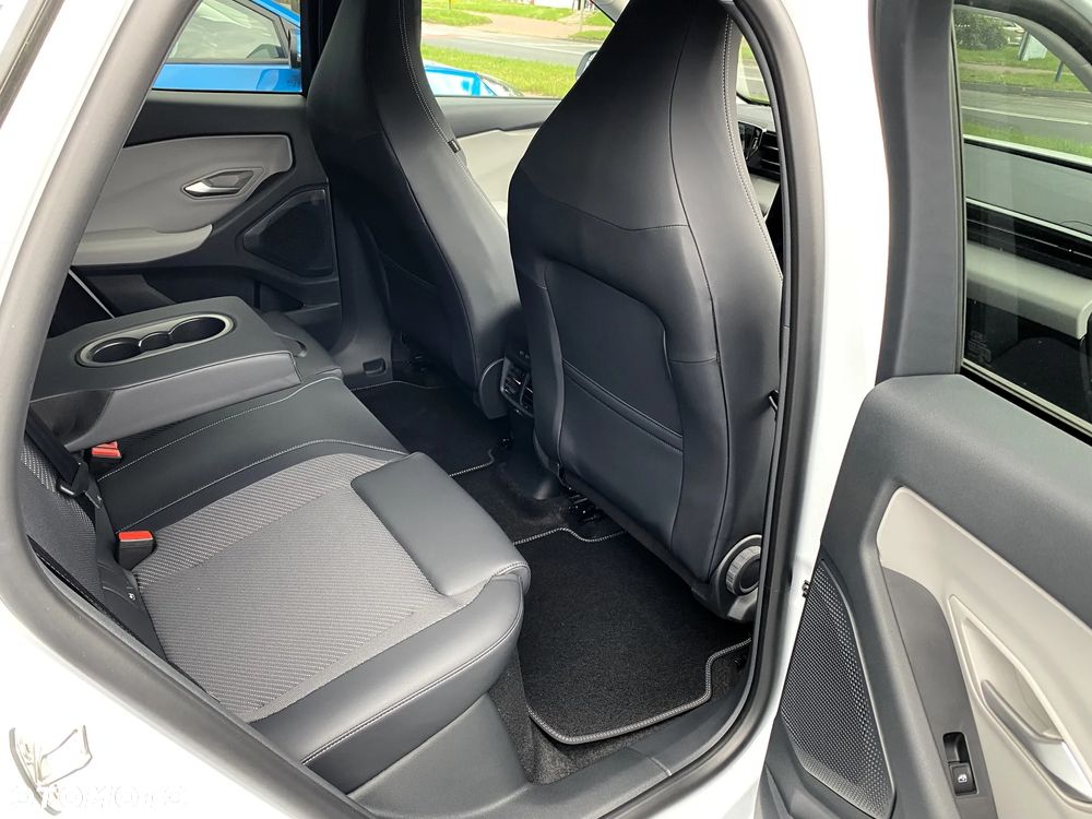 Ford Explorer 77kWh RWD - 27