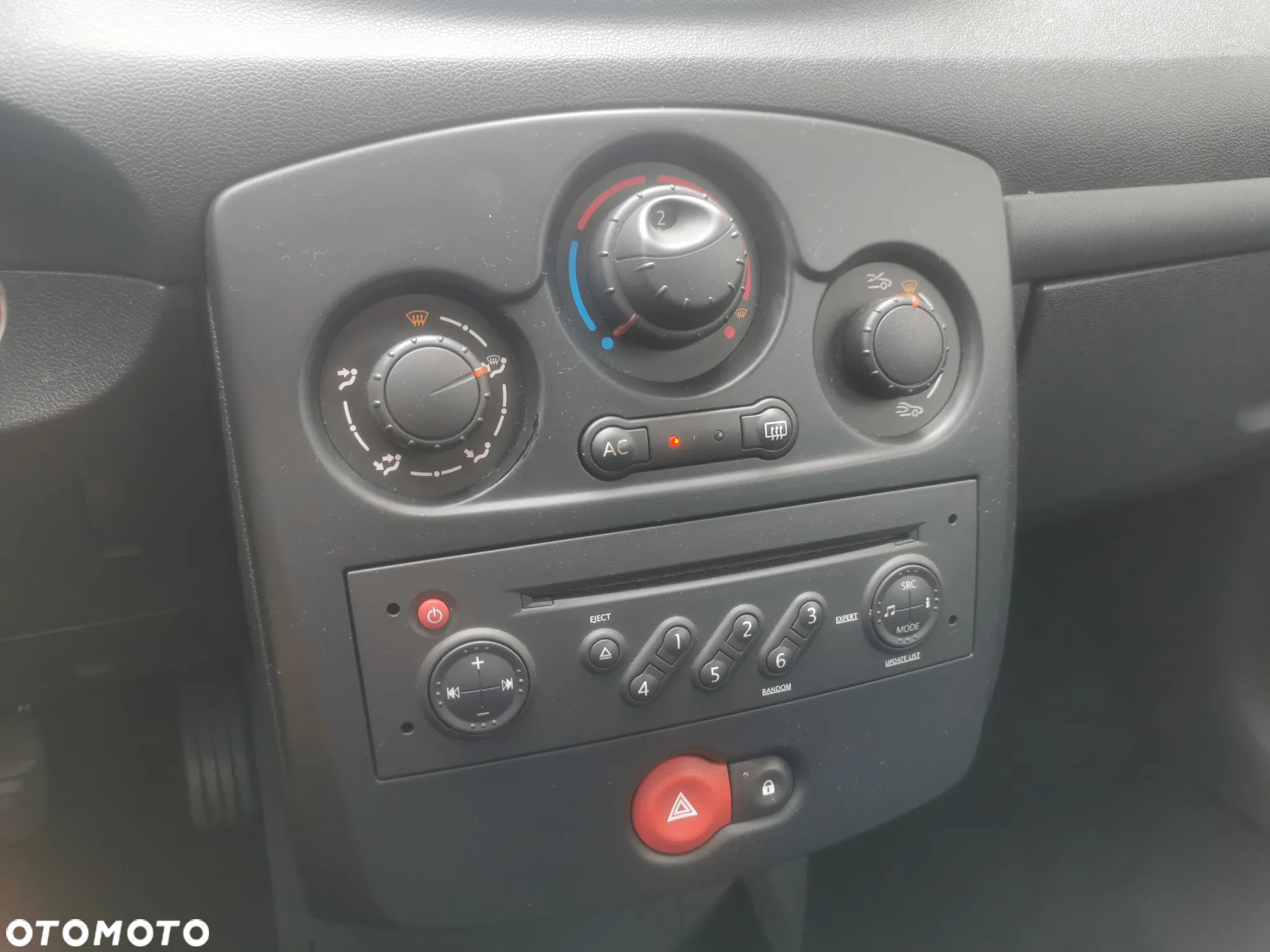 Renault Clio 1.2 16V 75 Dynamique - 17