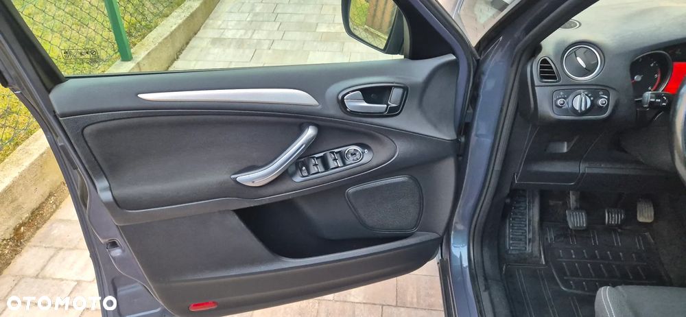 Ford S-Max 2.0 TDCi Trend - 17