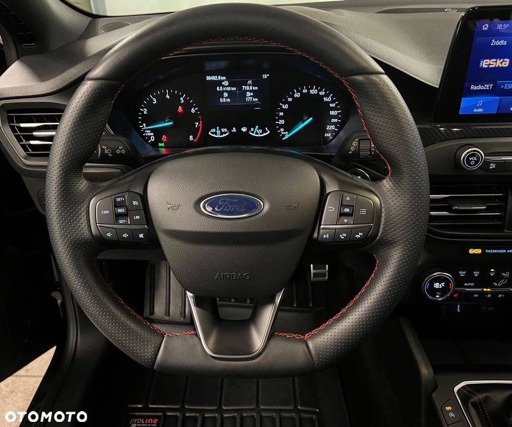 Ford Focus 1.5 EcoBoost ST-Line - 29