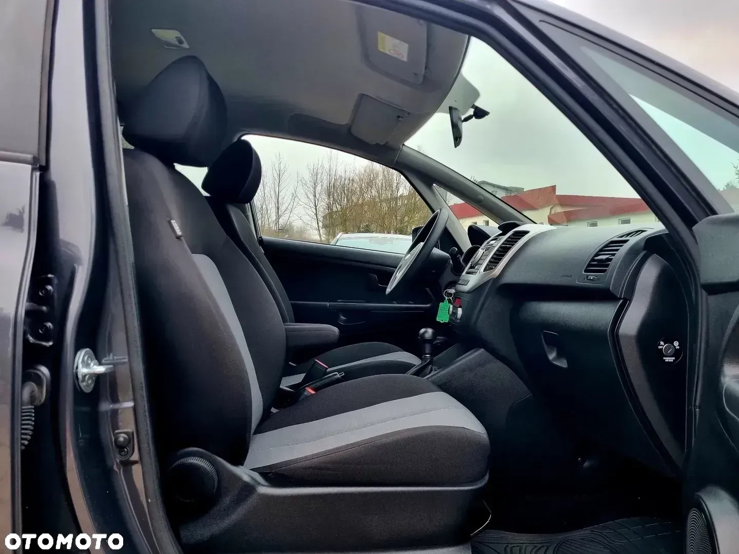 Kia Venga 1.6 L - 11