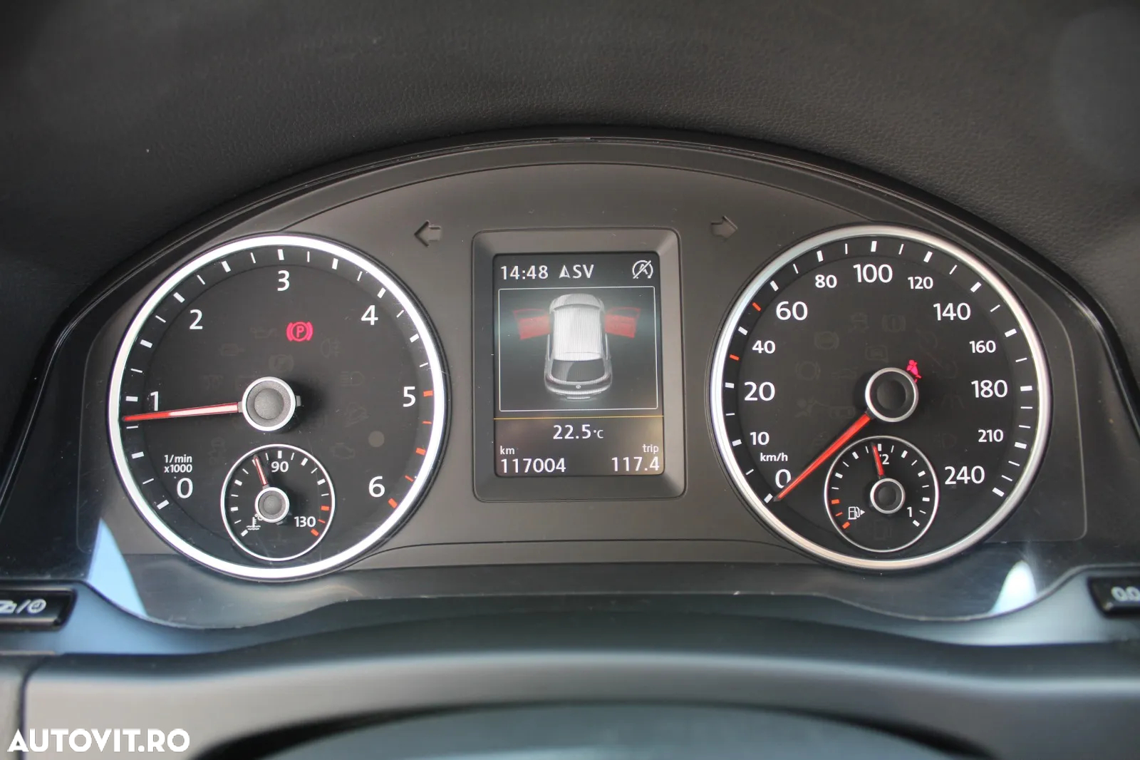 Volkswagen Tiguan 2.0 TDI SCR BlueMotion Technology Lounge Sport & Style - 12