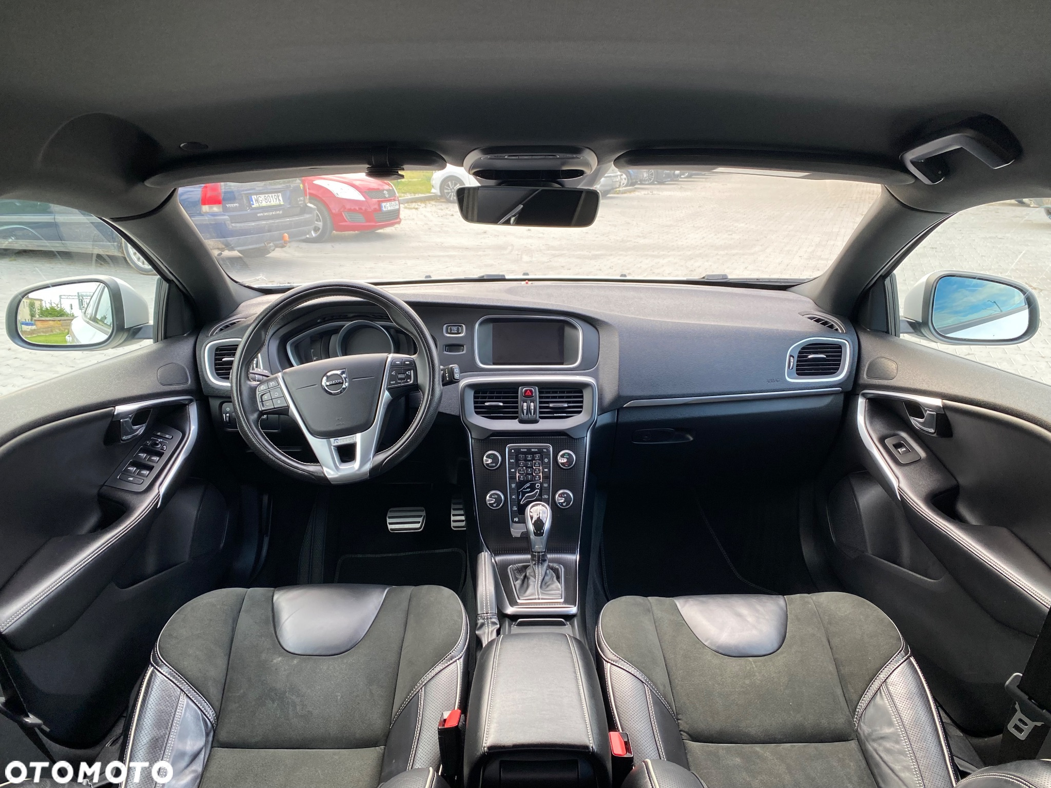 Volvo V40 D2 Drive-E SCR R-Design Momentum - 16