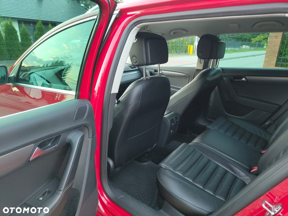 Volkswagen Passat - 12