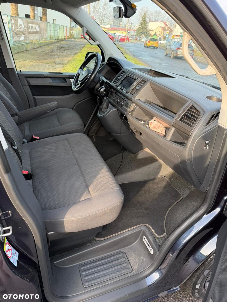 Volkswagen Caravelle - 8