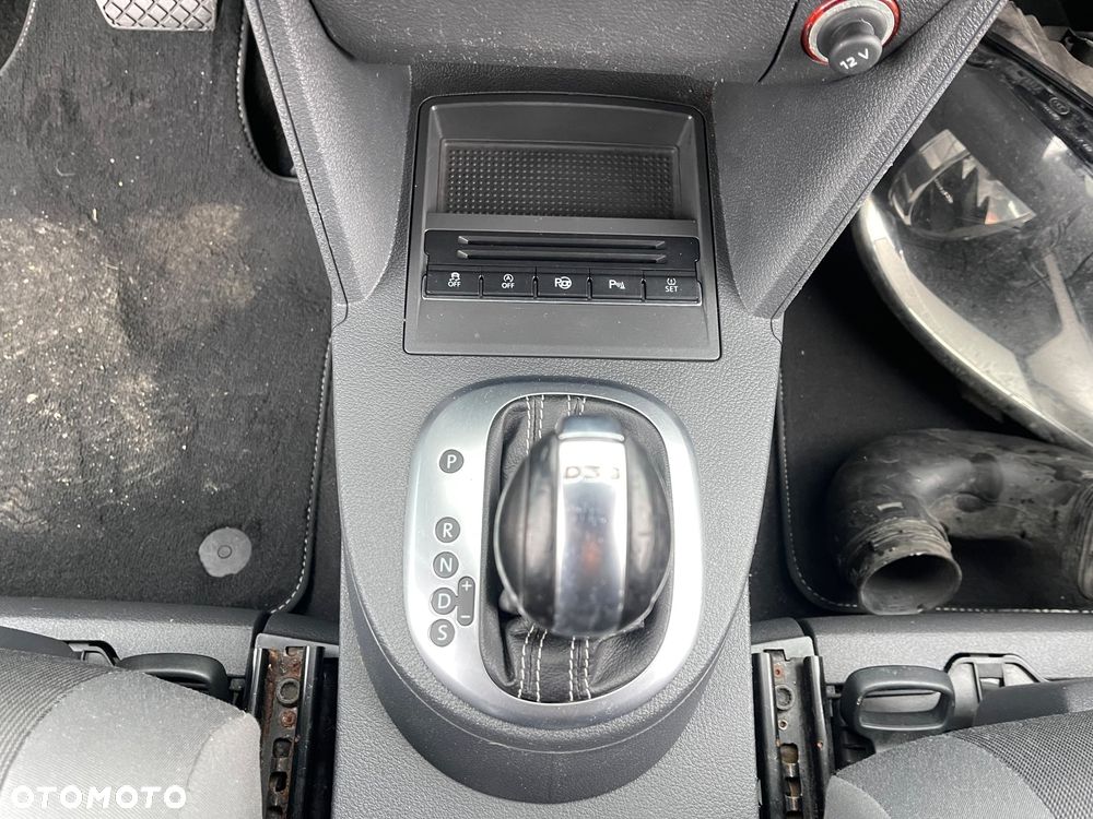 Volkswagen Touran 2.0 TDI DPF DSG MATCH - 16