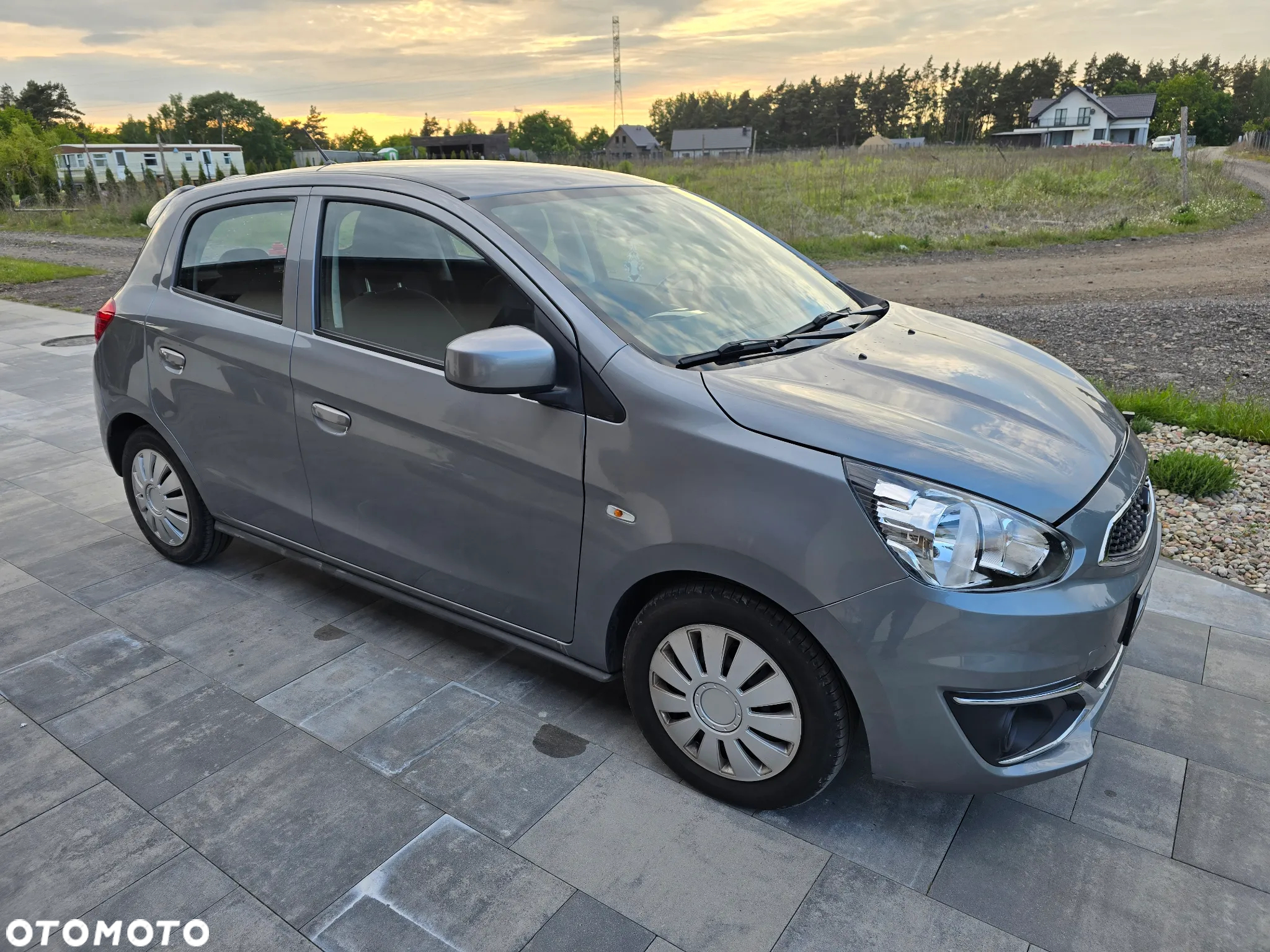 Mitsubishi Space Star 1.0 - 8