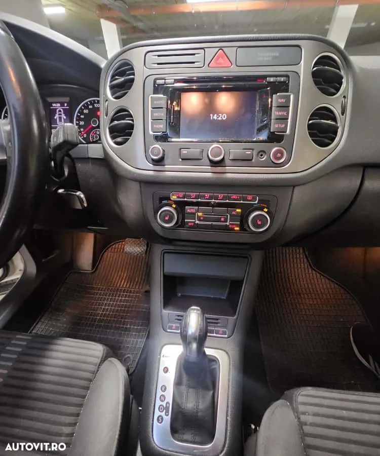 Volkswagen Tiguan - 11