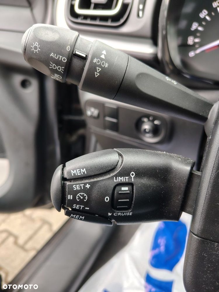 Citroën C3 1.2 PureTech Shine EAT6 - 19