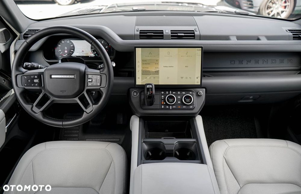 Land Rover Defender 3.0 D350 mHEV X-Dynamic HSE - 17