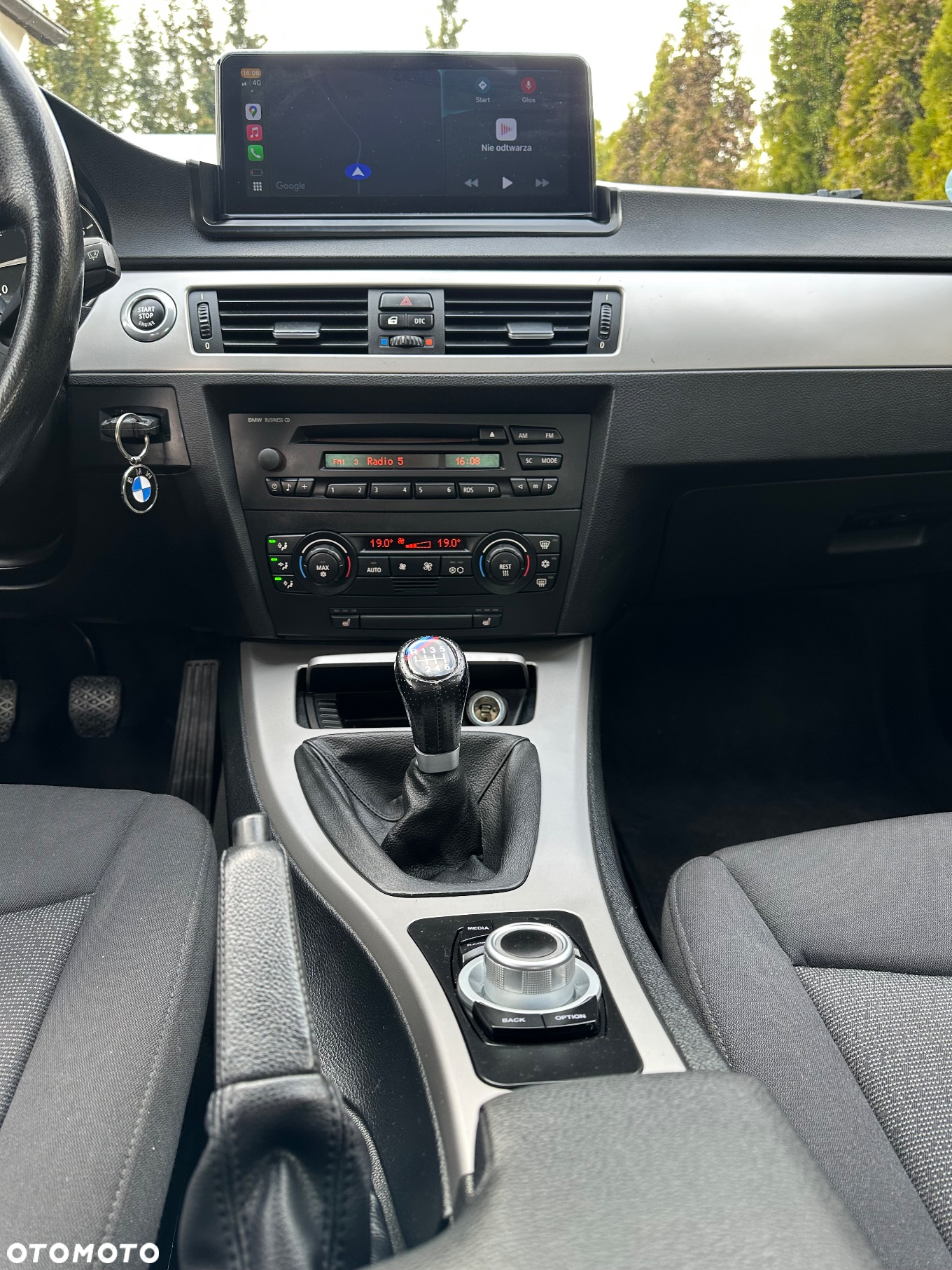BMW Seria 3 318i - 4